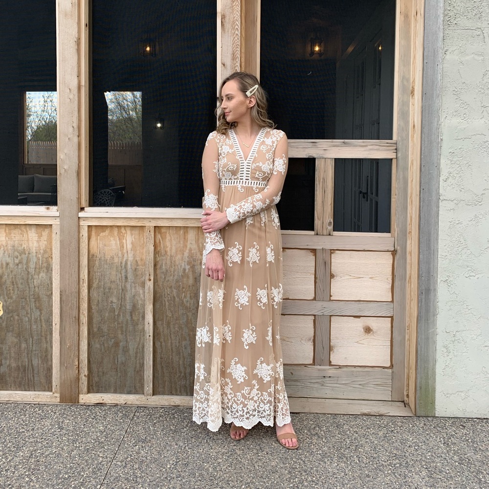 COPY - Long sleeve lace dress beige size small